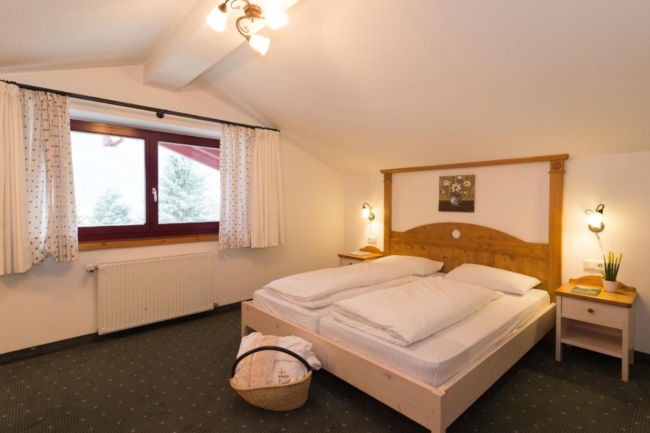 Hotel Hellweger Sand in Taufers Exteriör bild