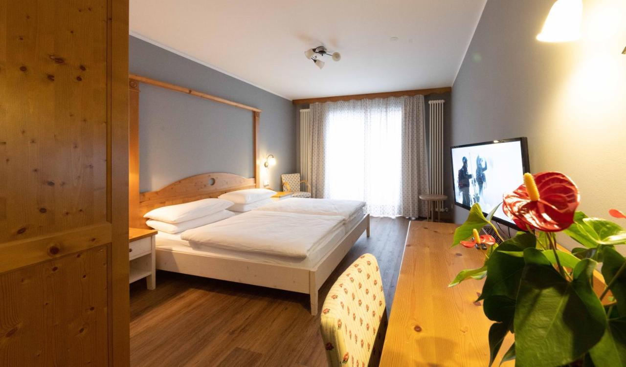 Hotel Hellweger Sand in Taufers Exteriör bild