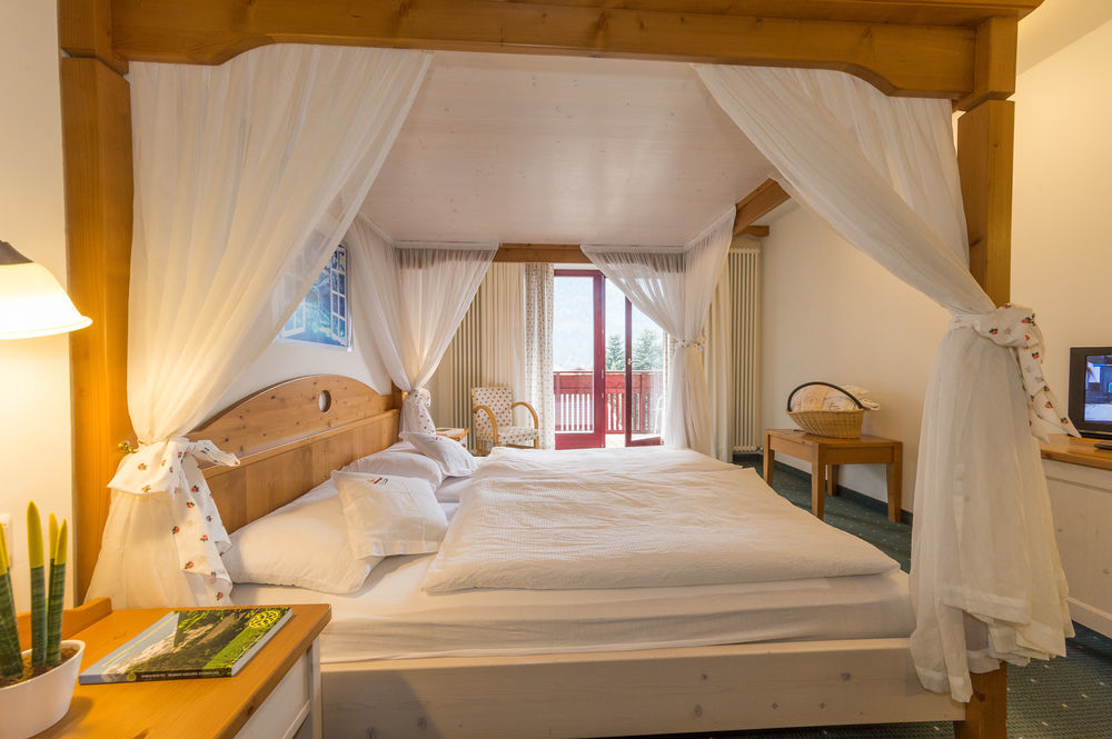 Hotel Hellweger Sand in Taufers Exteriör bild