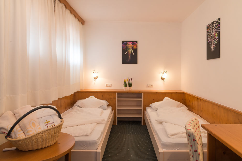 Hotel Hellweger Sand in Taufers Exteriör bild